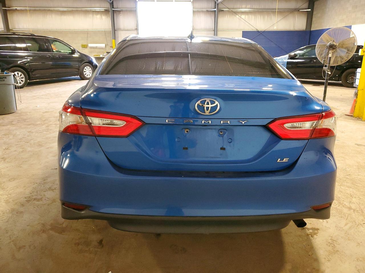 2019 TOYOTA CAMRY LE photo 11