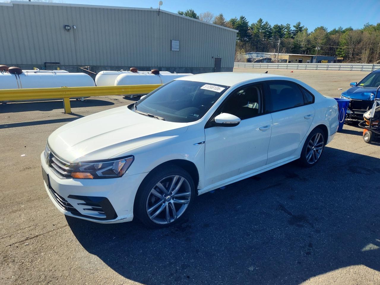 2018 VOLKSWAGEN PASSAT