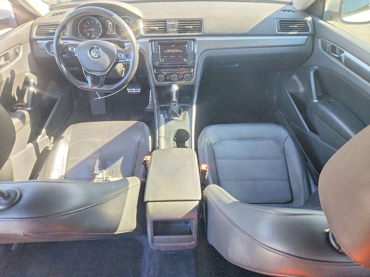 2018 VOLKSWAGEN PASSAT S photo 8