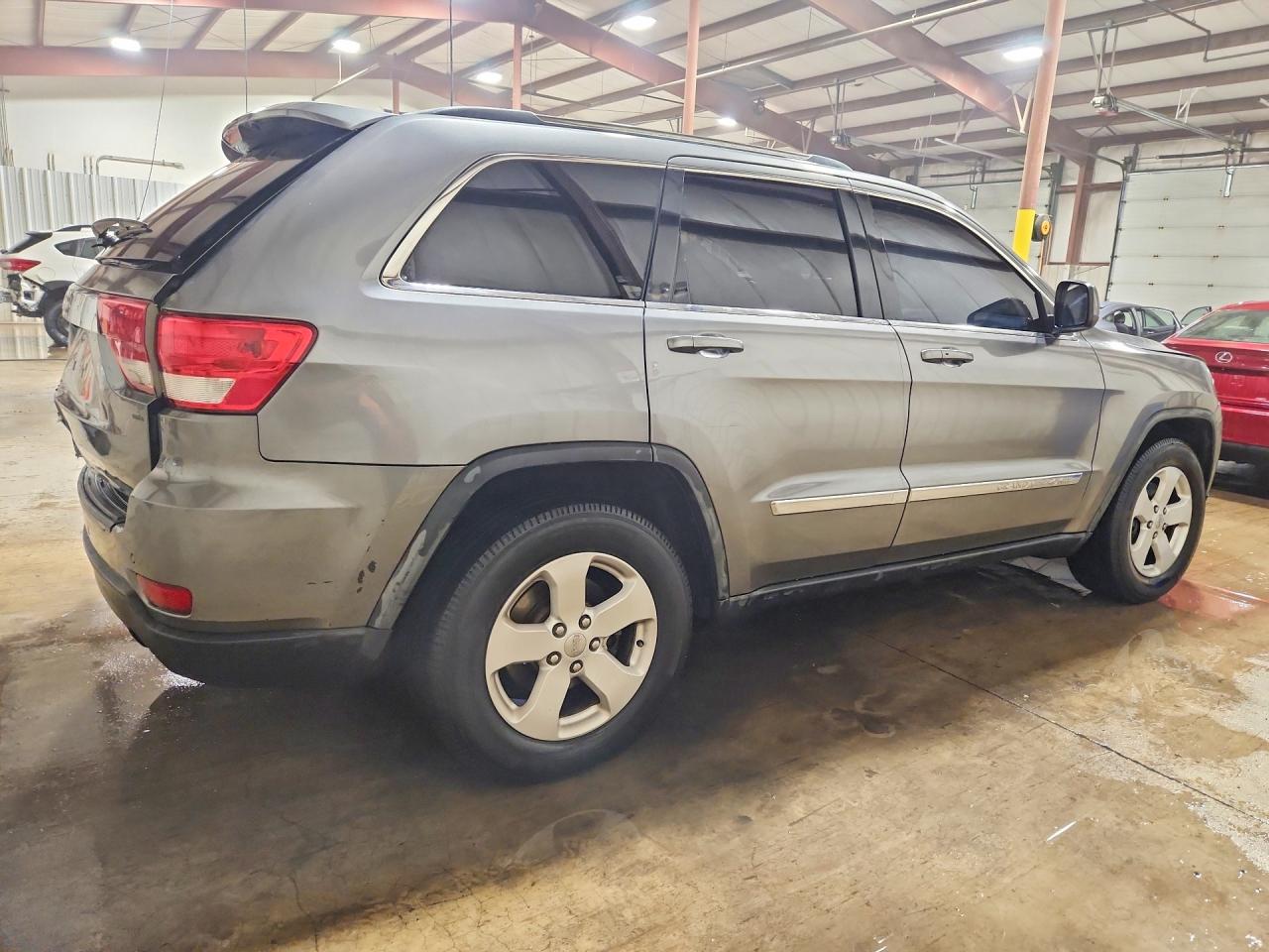 2011 JEEP GRAND CHEROKEE LAREDO photo 5