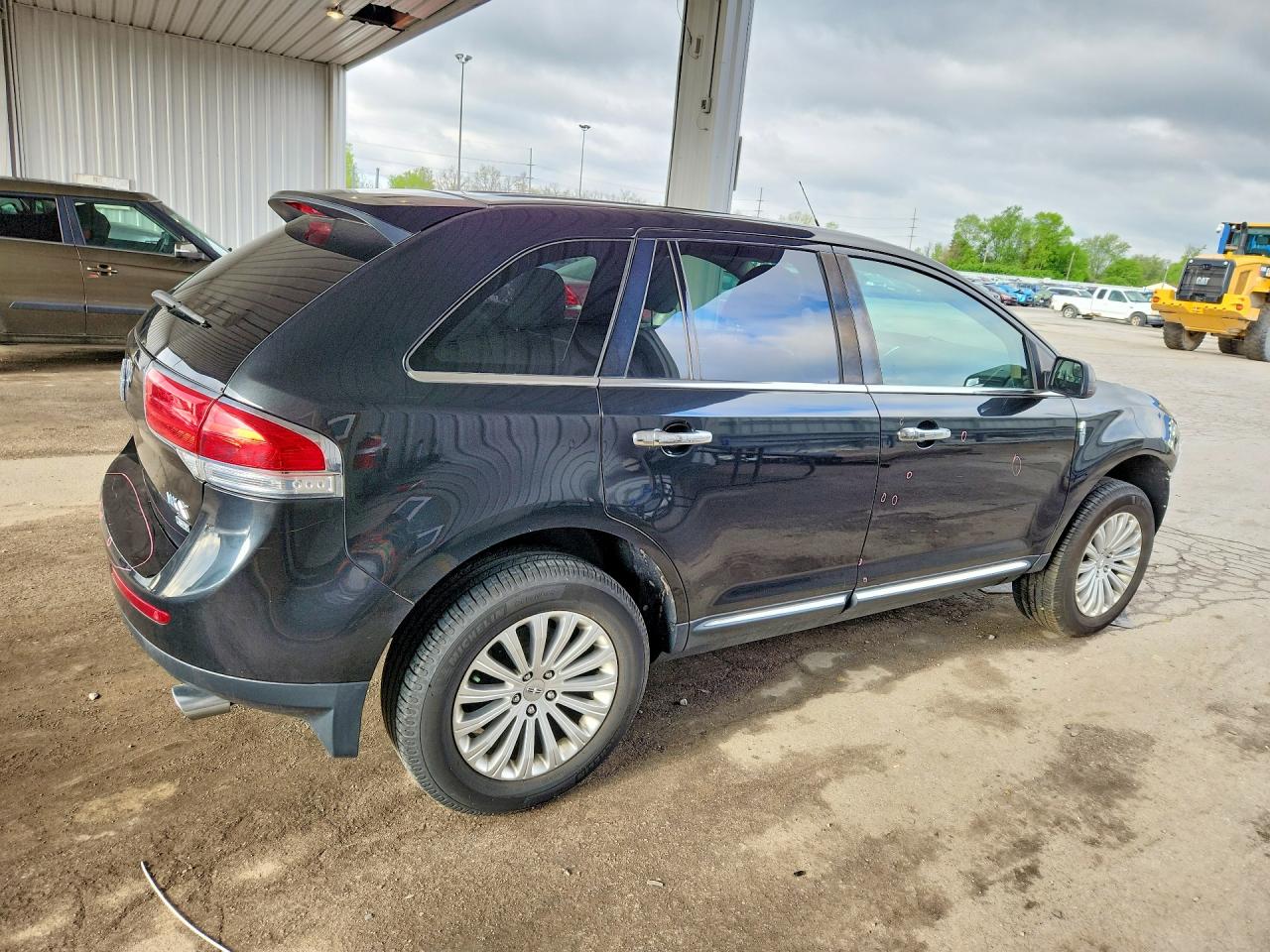 2014 LINCOLN TOWNHOUSE MKX photo 3