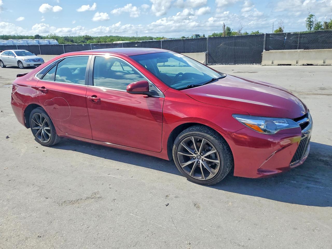 2015 TOYOTA CAMRY XSE photo 7