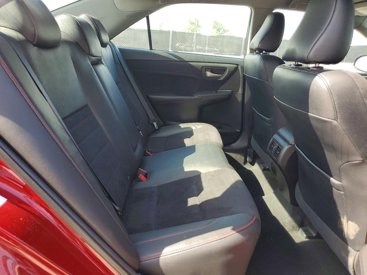 2015 TOYOTA CAMRY XSE photo 19