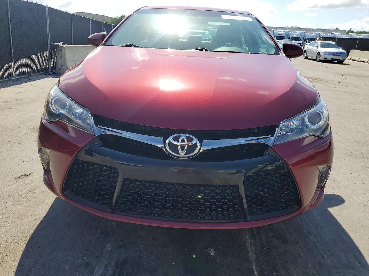 2015 TOYOTA CAMRY XSE photo 9