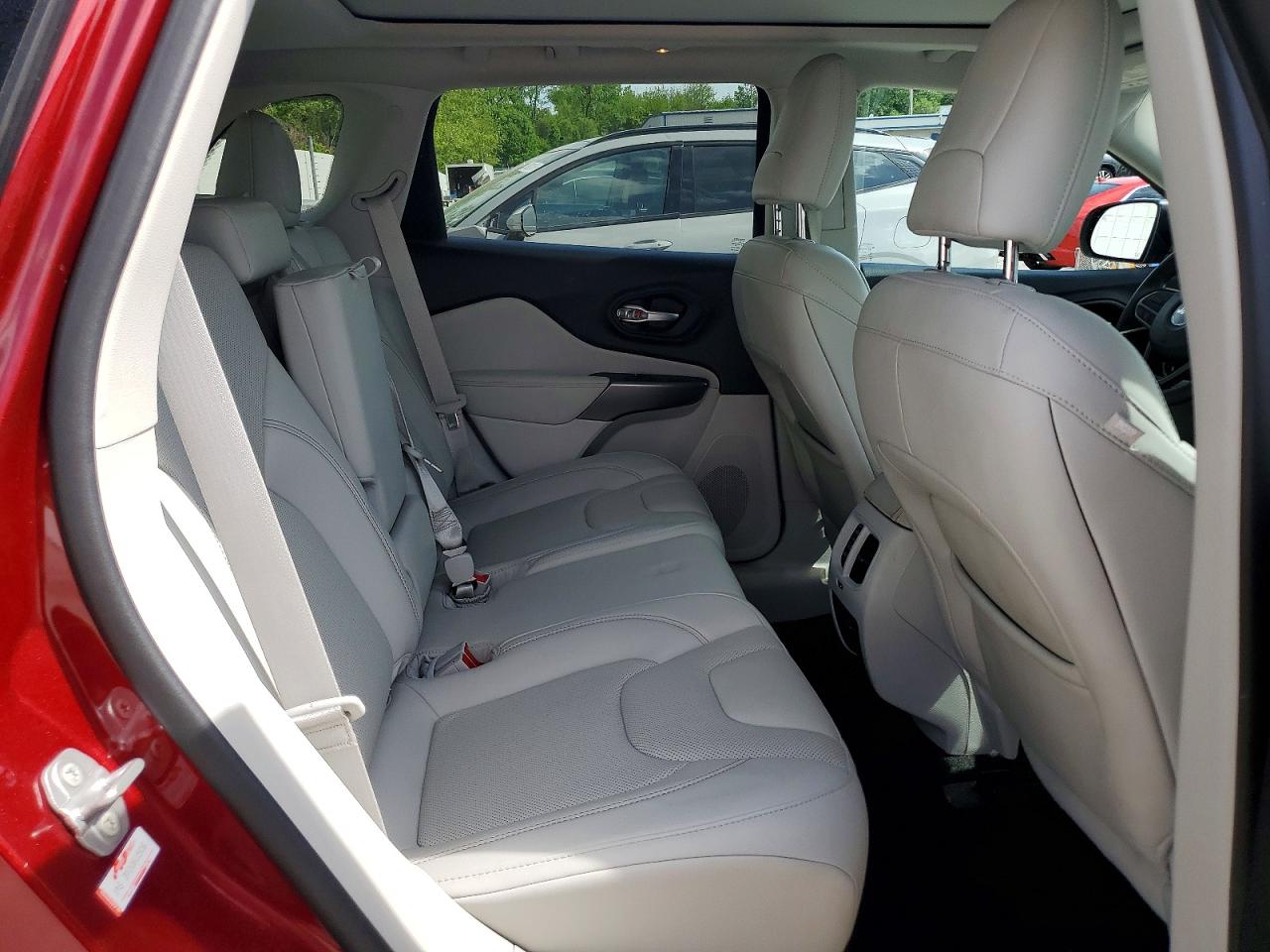 2021 JEEP CHEROKEE LATITUDE LUX photo 10