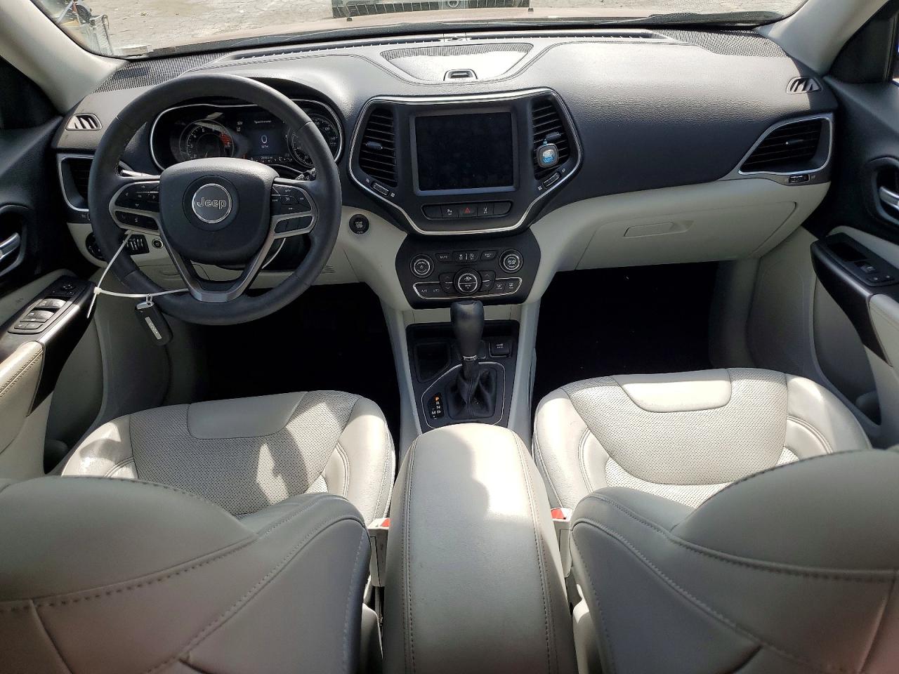 2021 JEEP CHEROKEE LATITUDE LUX photo 8