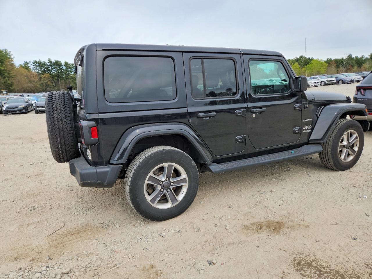 2018 JEEP WRANGLER UNLIMITED SAHARA photo 5