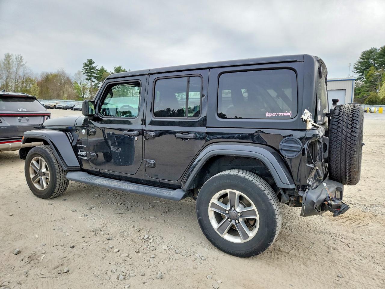 2018 JEEP WRANGLER UNLIMITED SAHARA photo 3