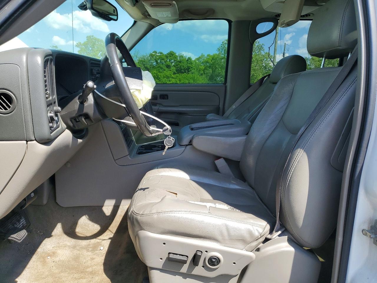 2004 CHEVROLET SUBURBAN C1500 photo 13