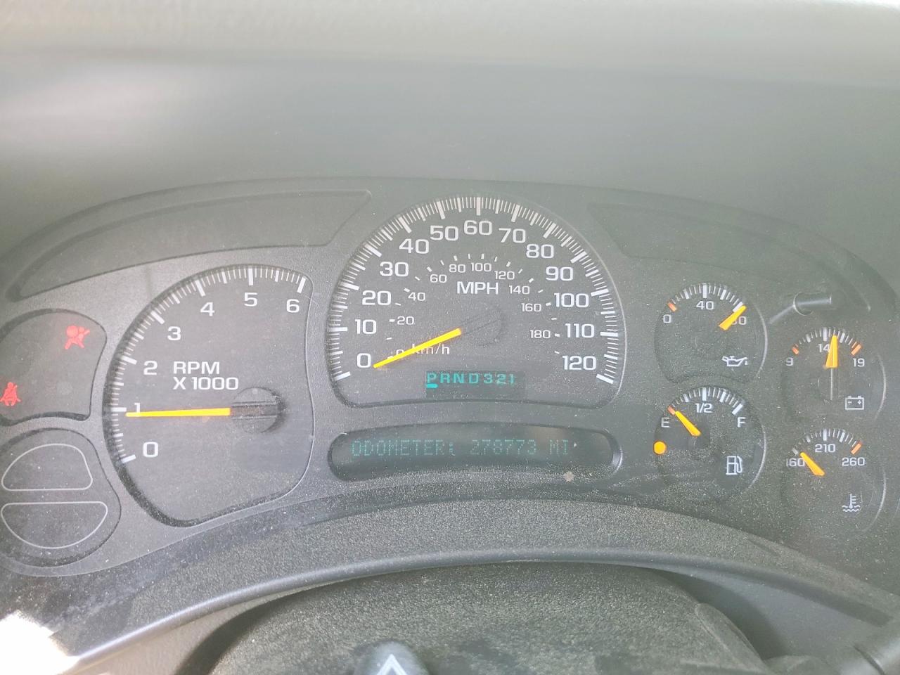 2004 CHEVROLET SUBURBAN C1500 photo 17
