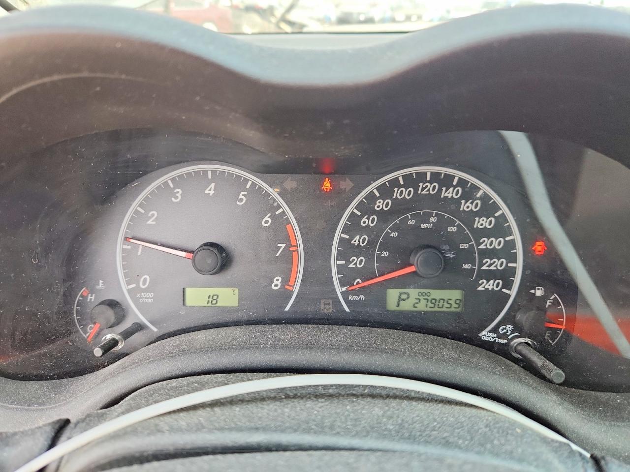 2013 TOYOTA COROLLA L photo 17