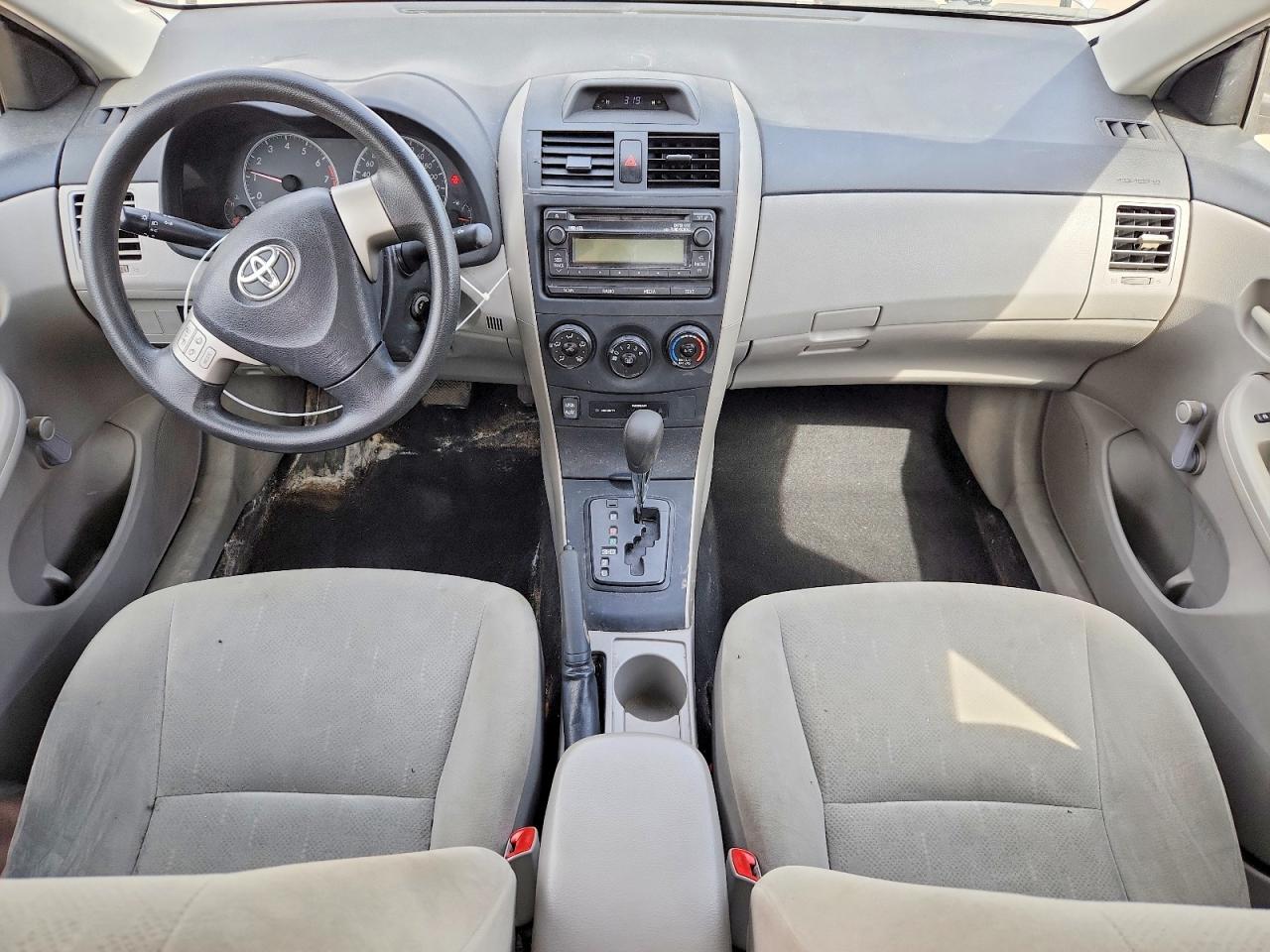 2013 TOYOTA COROLLA L photo 15
