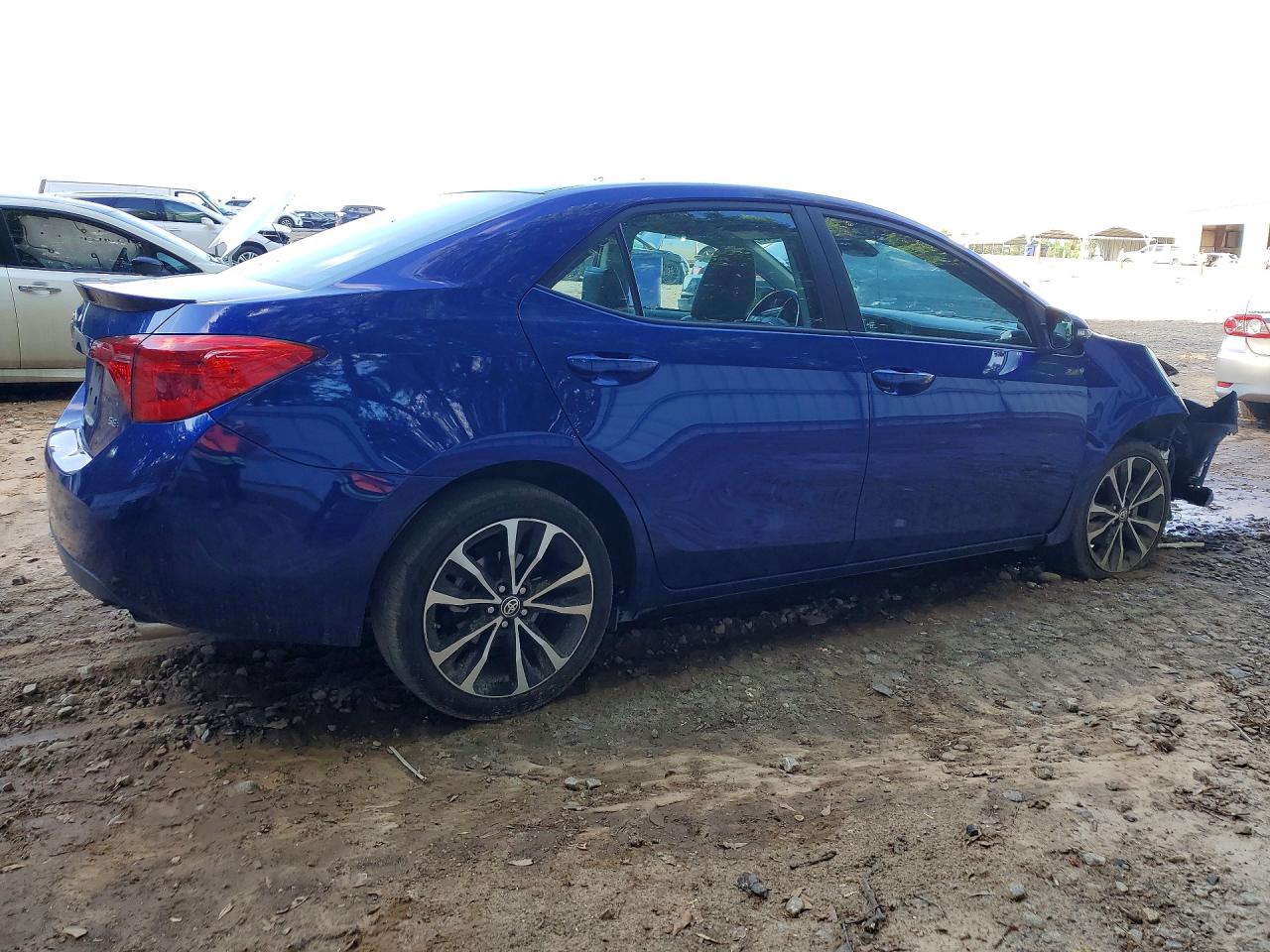 2018 TOYOTA COROLLA SE photo 3