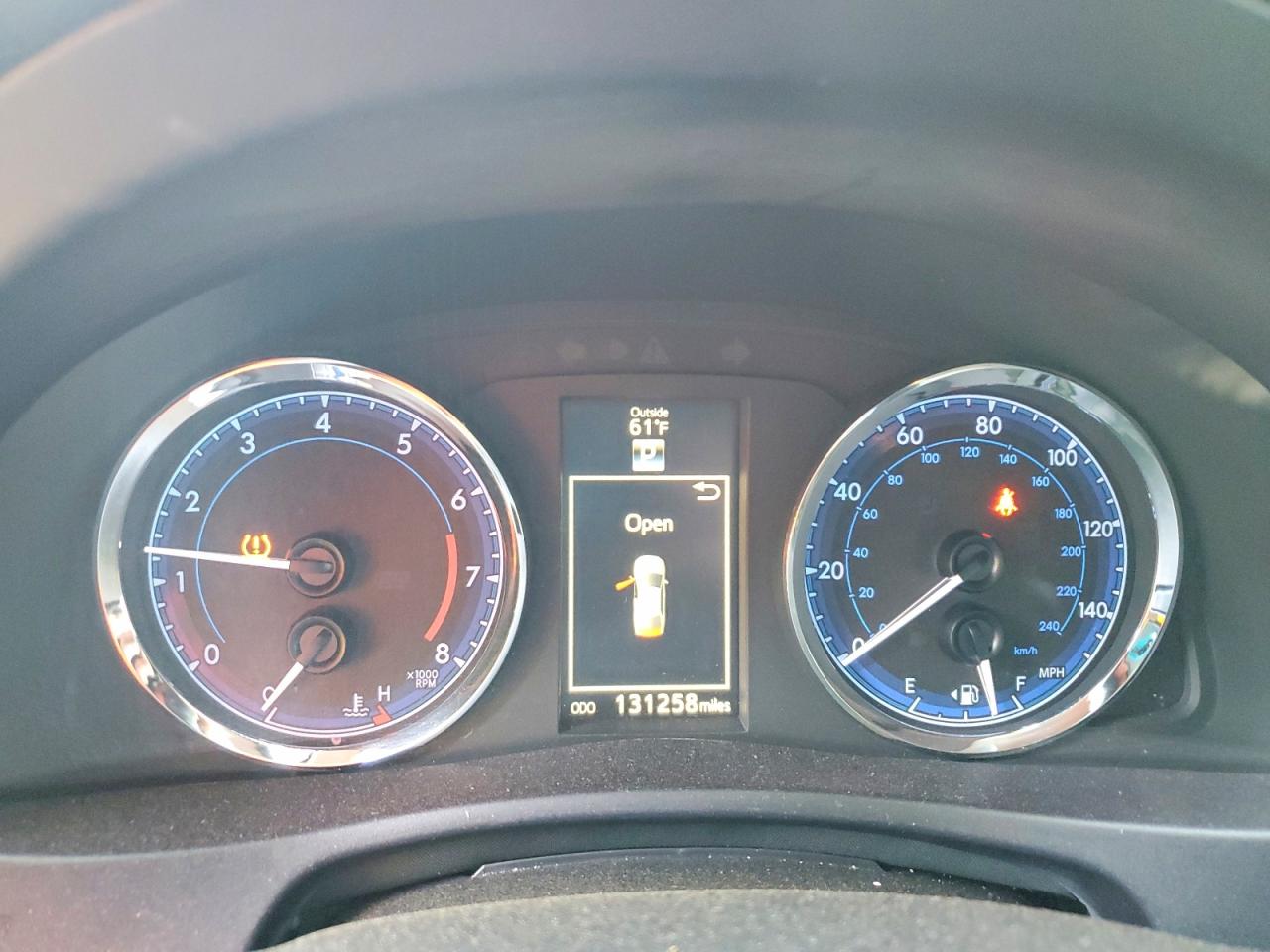 2018 TOYOTA COROLLA SE photo 9
