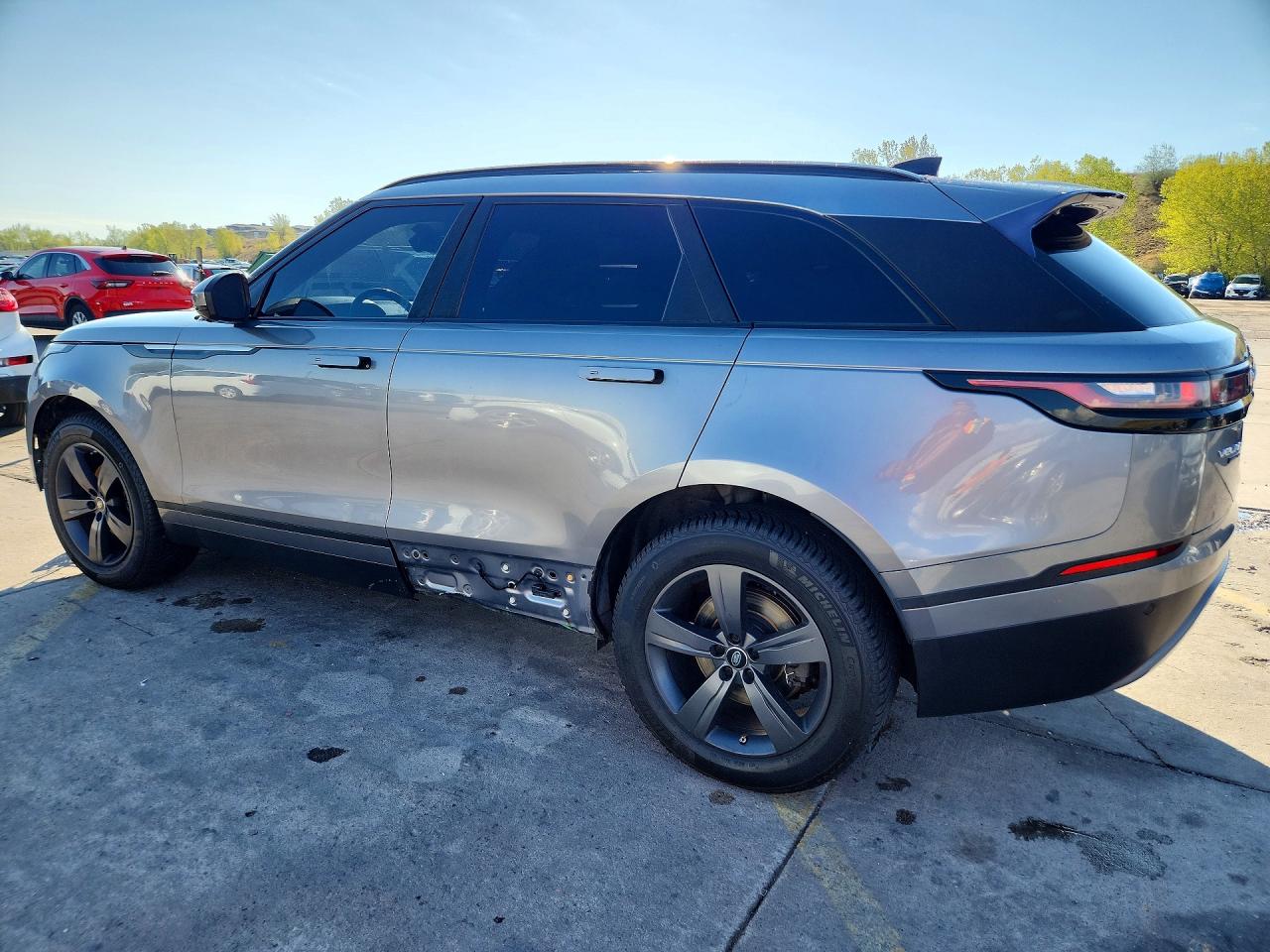 2020 LAND ROVER RANGE ROVER VELAR S photo 4