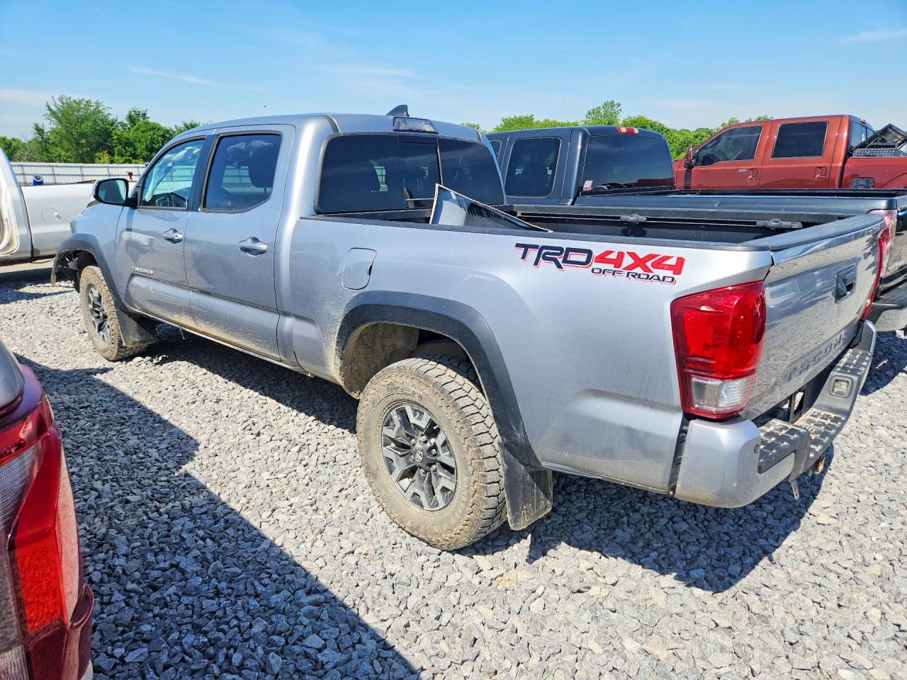 2017 TOYOTA TACOMA TRD OFF-ROAD photo 3