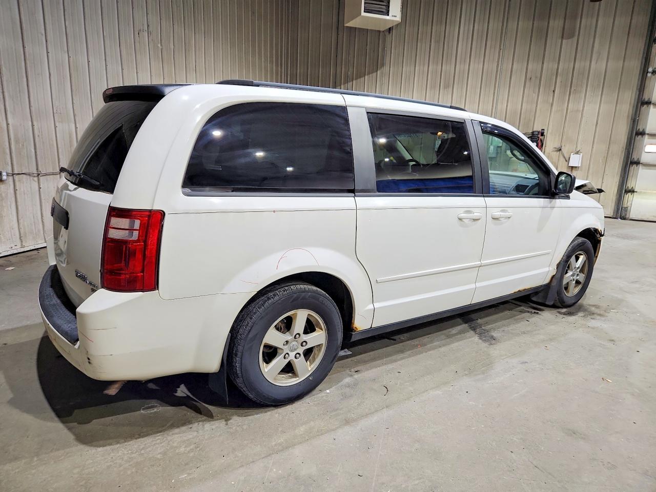 2010 DODGE GRAND CARAVAN SE photo 5