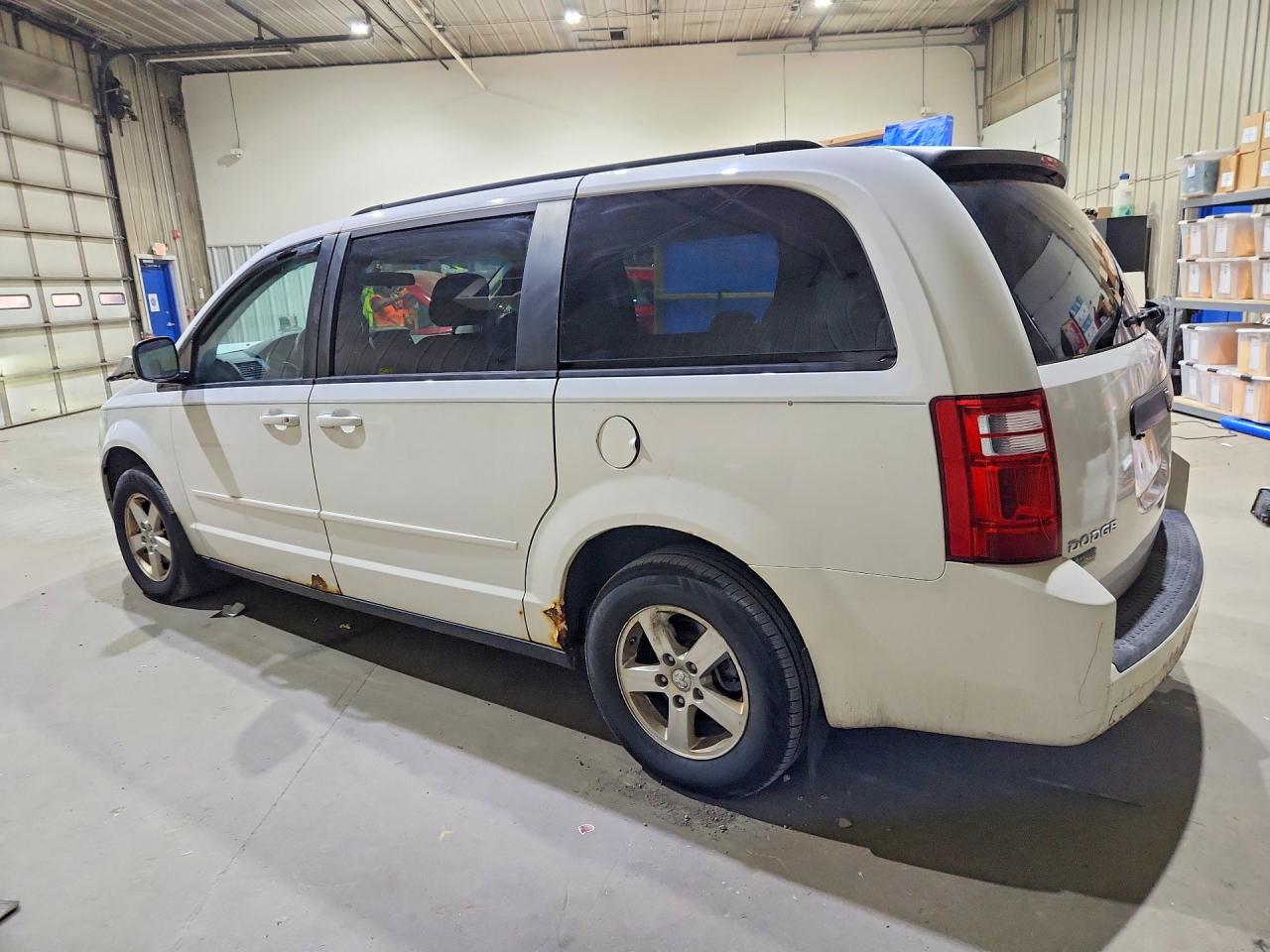 2010 DODGE GRAND CARAVAN SE photo 3