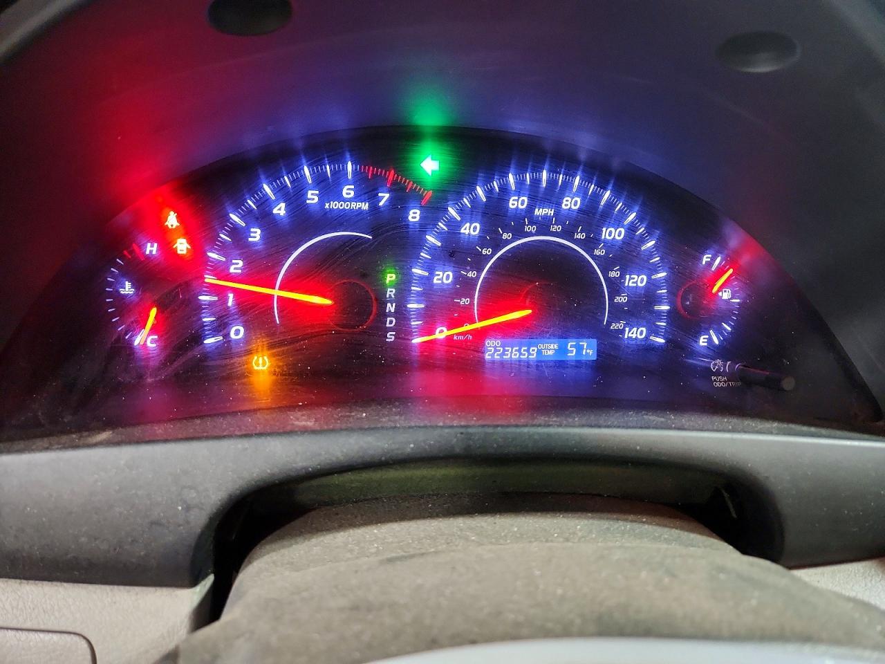 2011 TOYOTA CAMRY LE photo 17