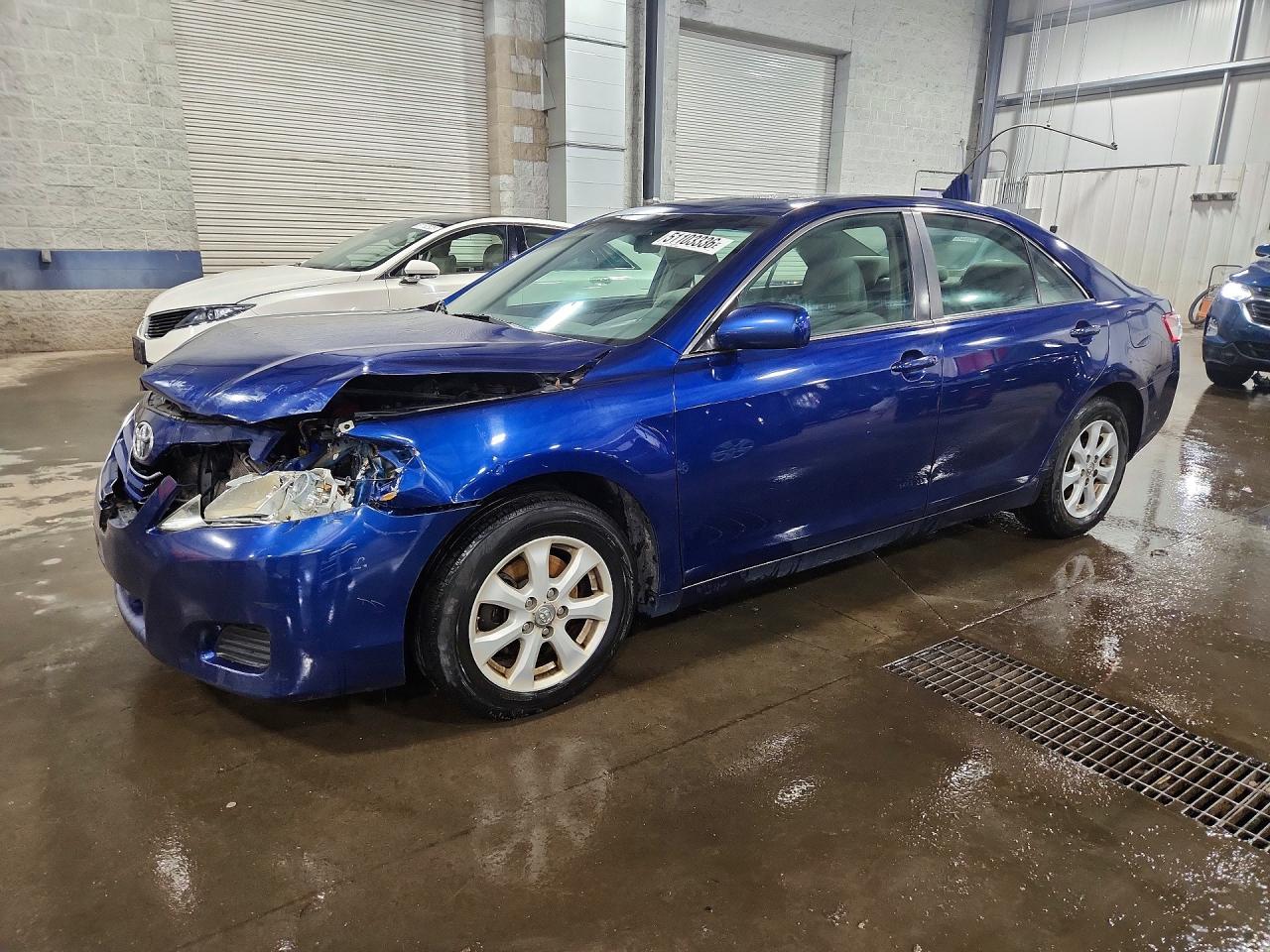 2011 TOYOTA CAMRY