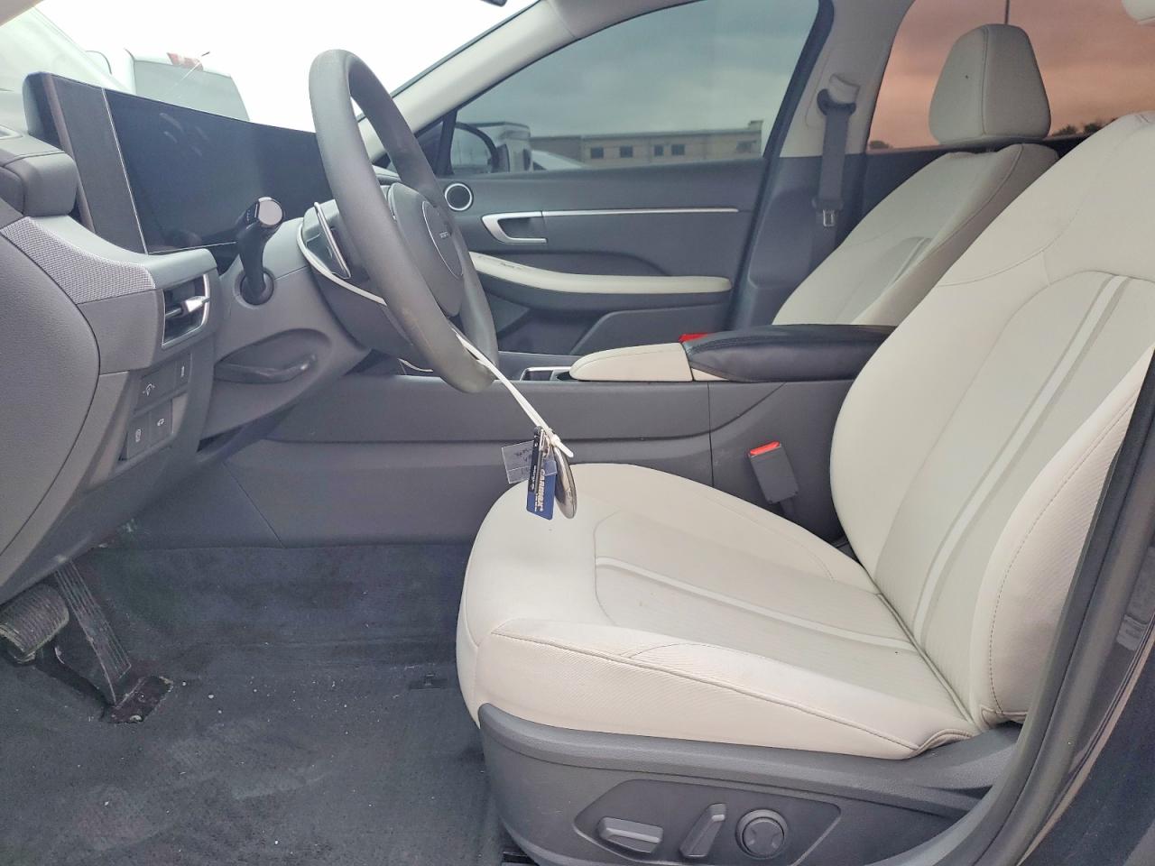 2024 HYUNDAI SONATA SEL photo 13