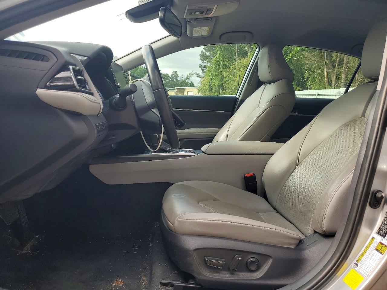 2022 TOYOTA CAMRY XLE photo 19