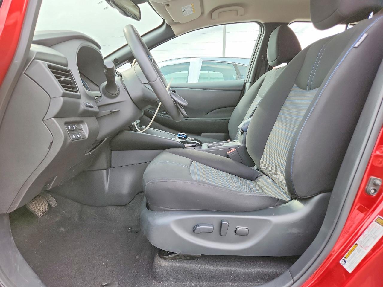 2025 NISSAN LEAF SV PLUS photo 19