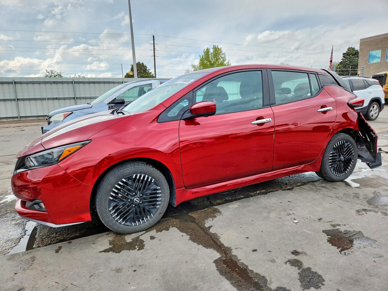 2025 NISSAN LEAF