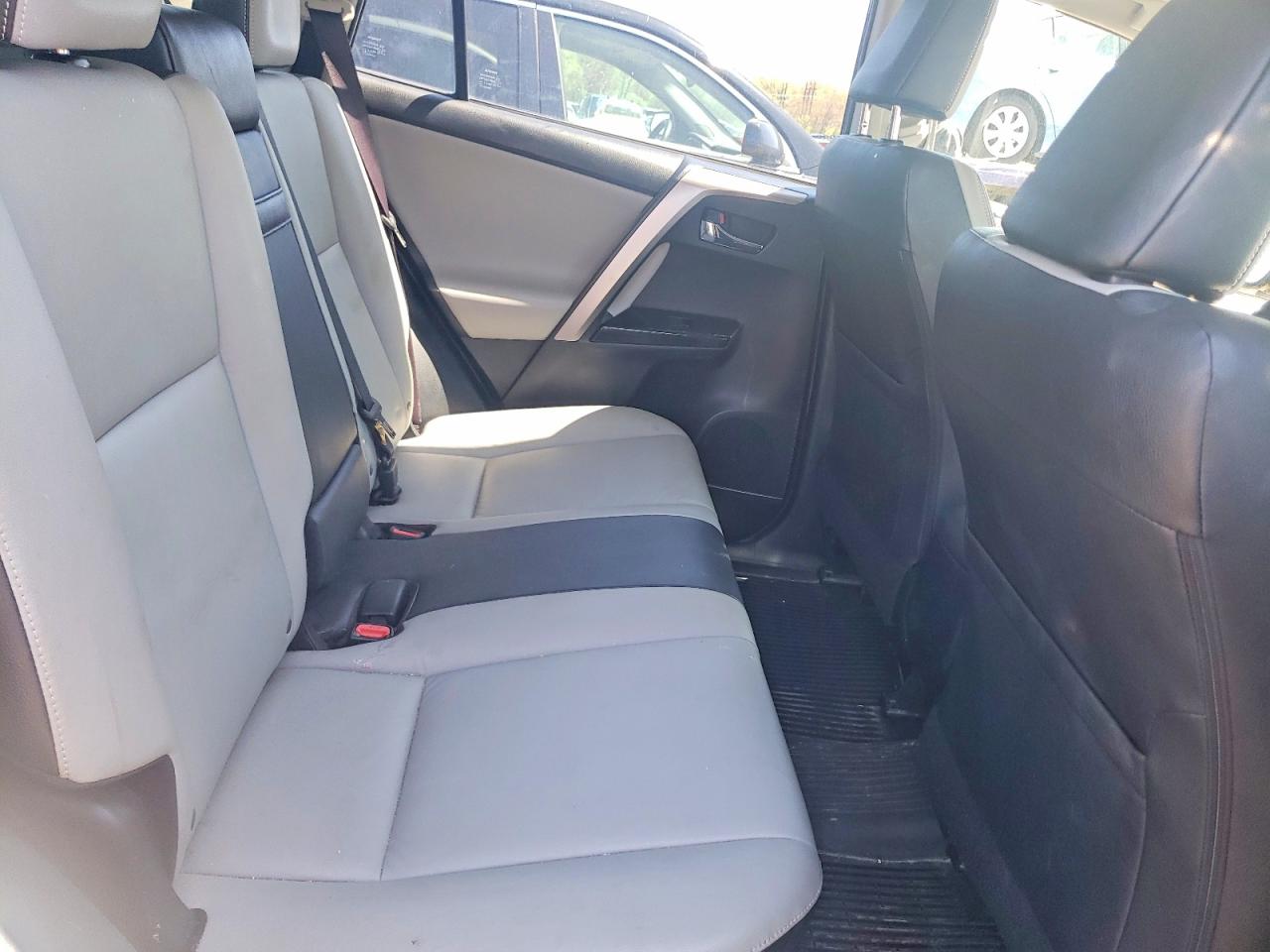 2016 TOYOTA RAV4 HV LIMITED photo 10