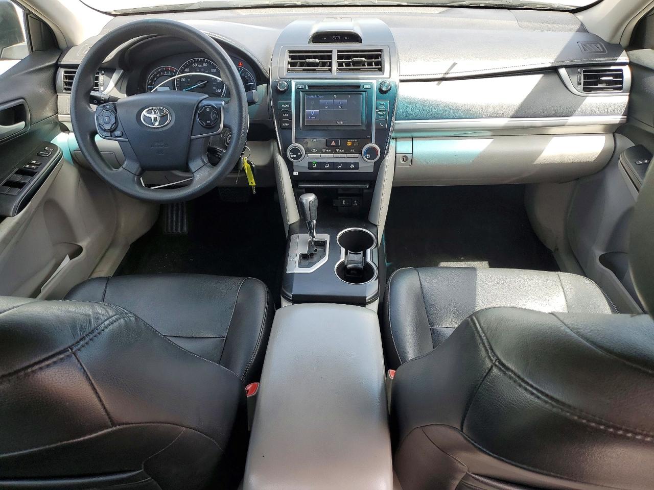 2014 TOYOTA CAMRY LE photo 15