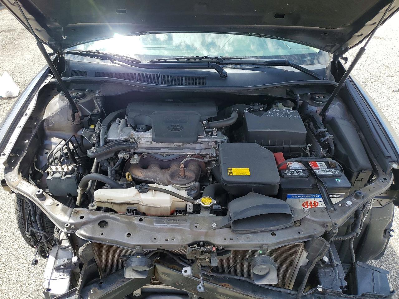 2014 TOYOTA CAMRY LE photo 21