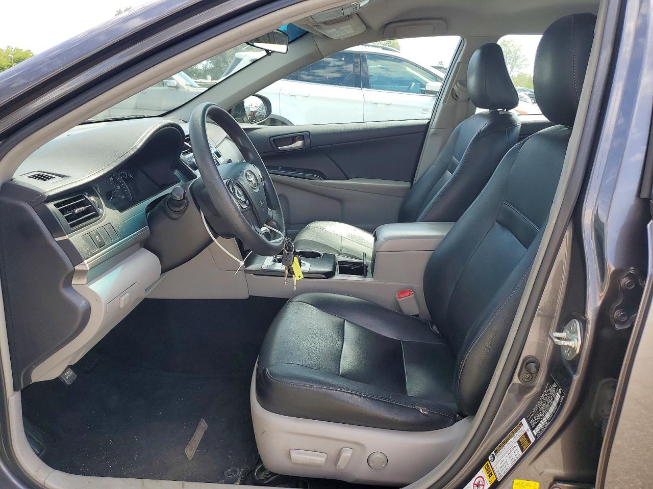 2014 TOYOTA CAMRY LE photo 13
