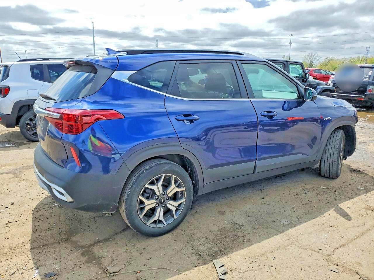2023 KIA SELTOS EX photo 5