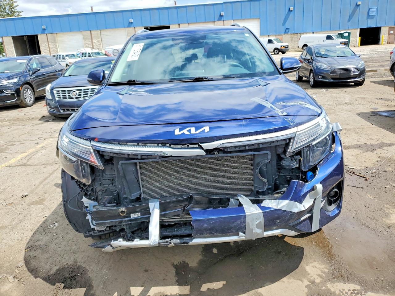 2023 KIA SELTOS EX photo 9