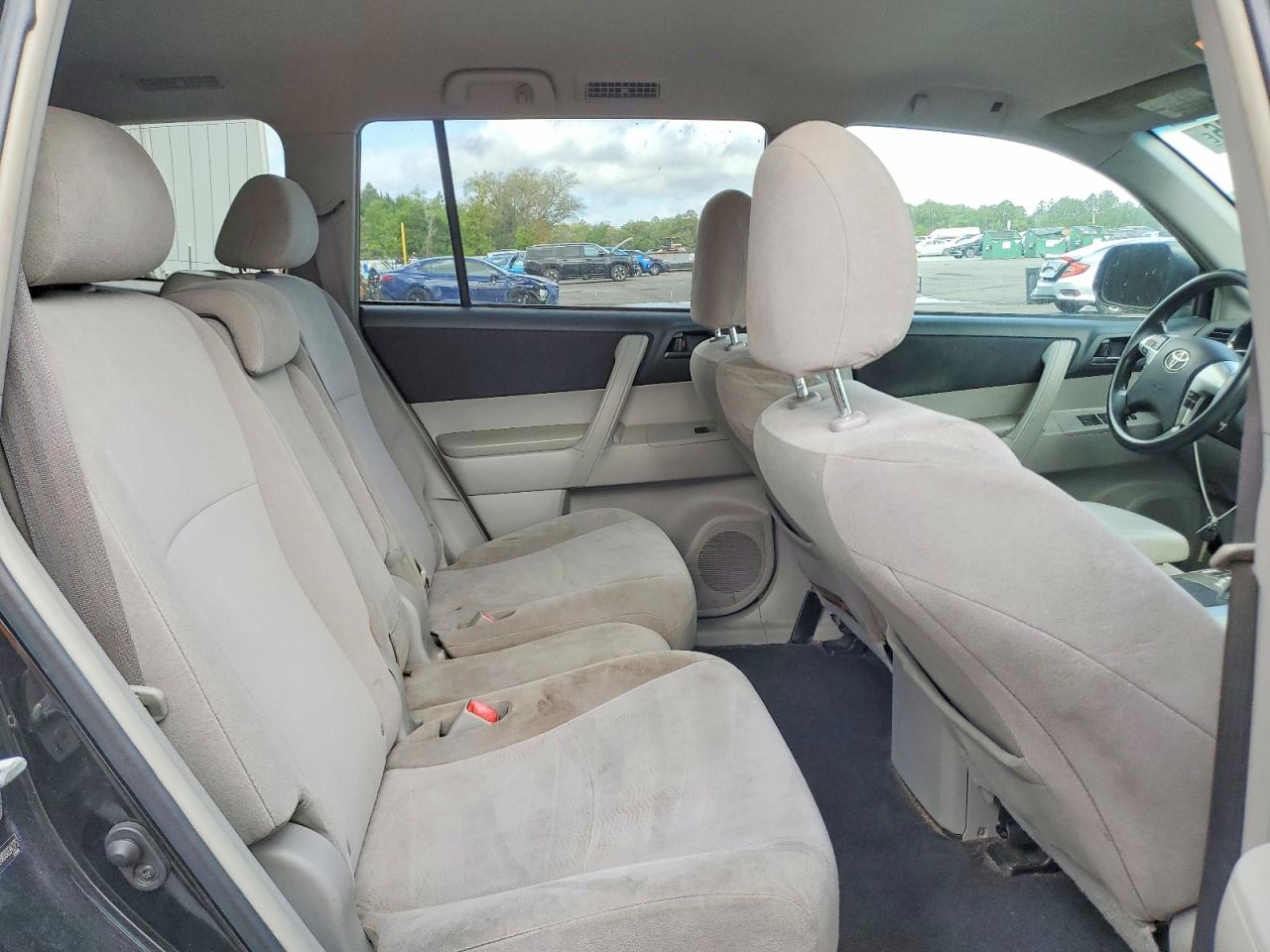 2013 TOYOTA HIGHLANDER BASE photo 11