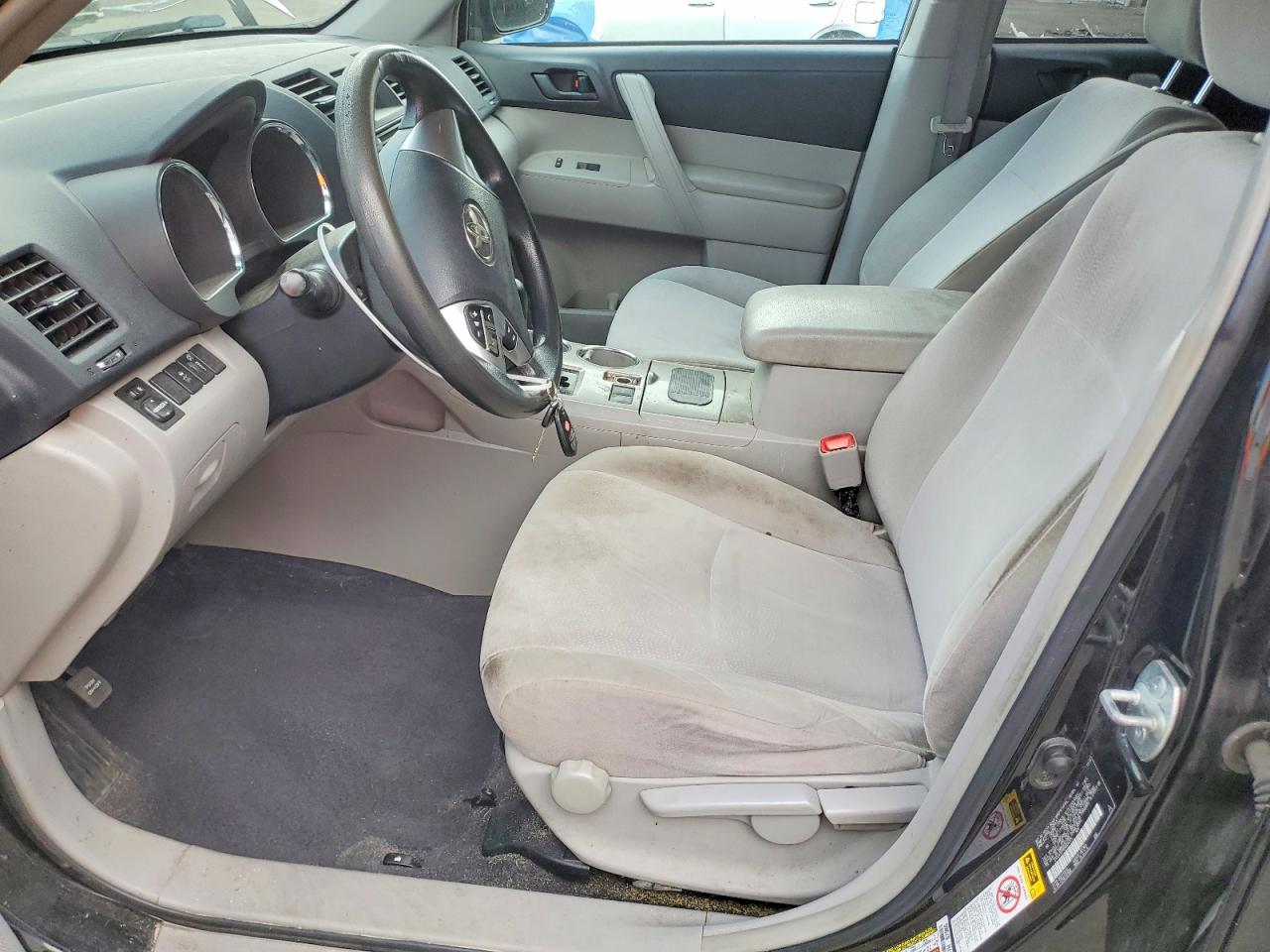 2013 TOYOTA HIGHLANDER BASE photo 7