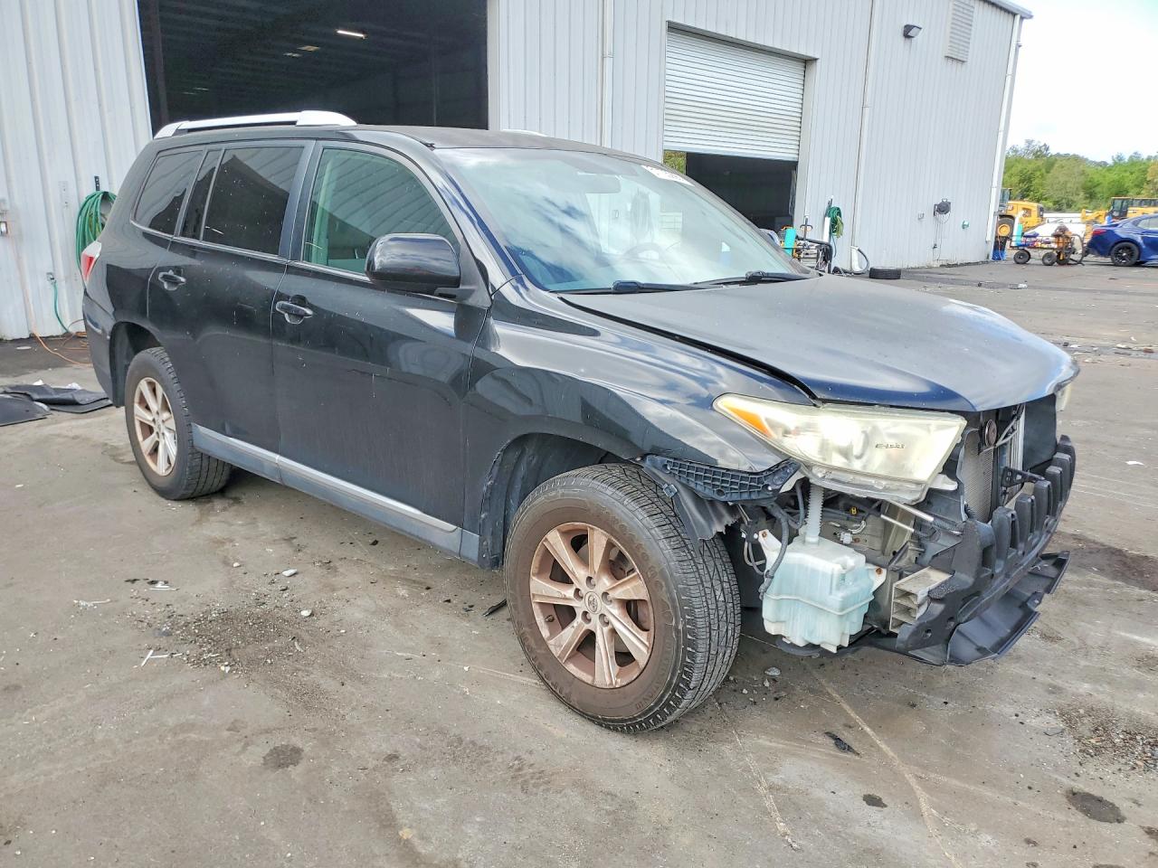 2013 TOYOTA HIGHLANDER BASE photo 4
