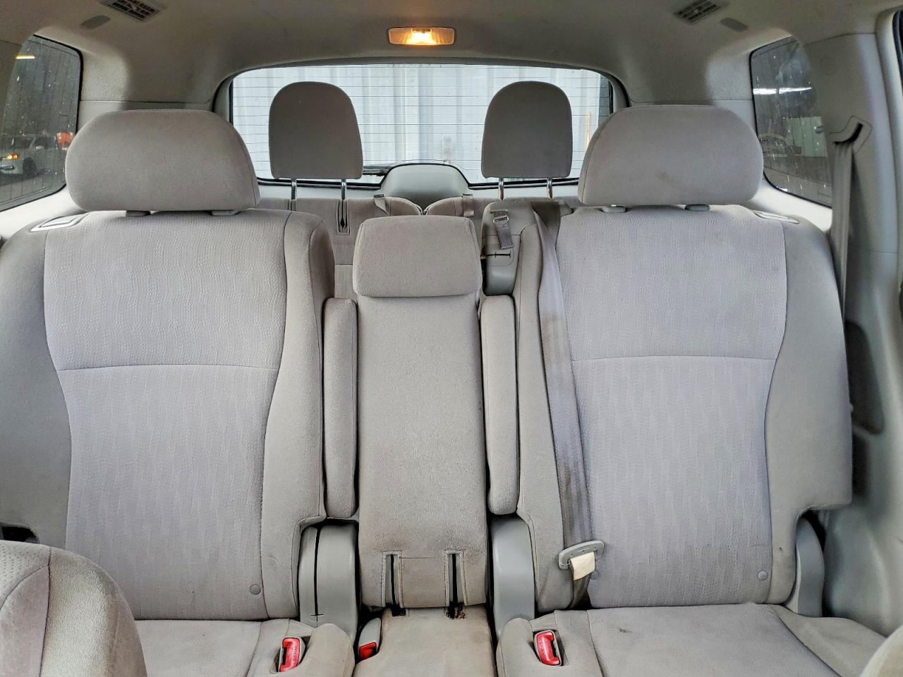 2013 TOYOTA HIGHLANDER BASE photo 10