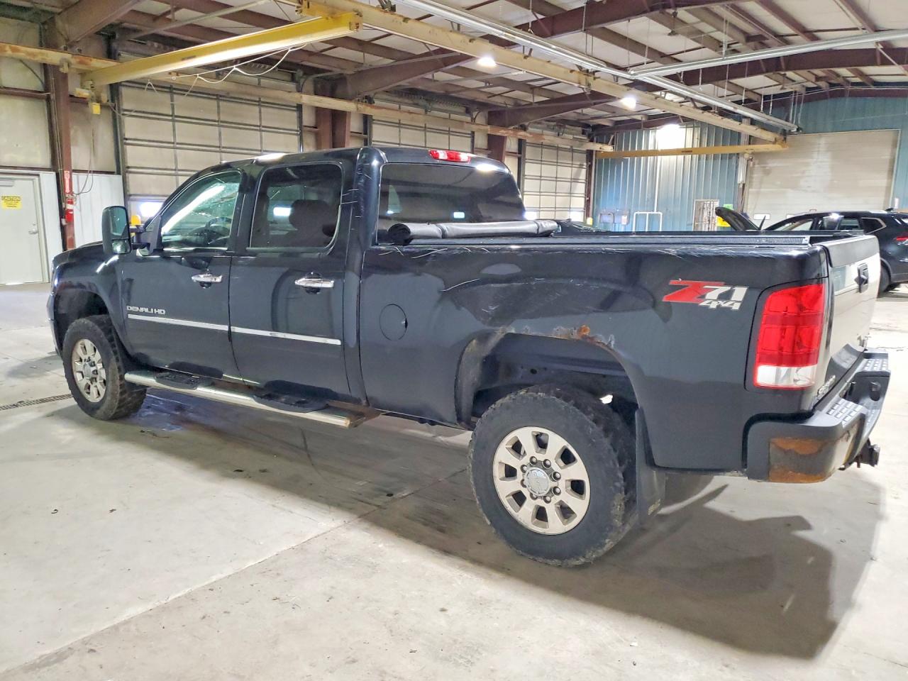 2011 GMC SIERRA K2500 DENALI photo 3