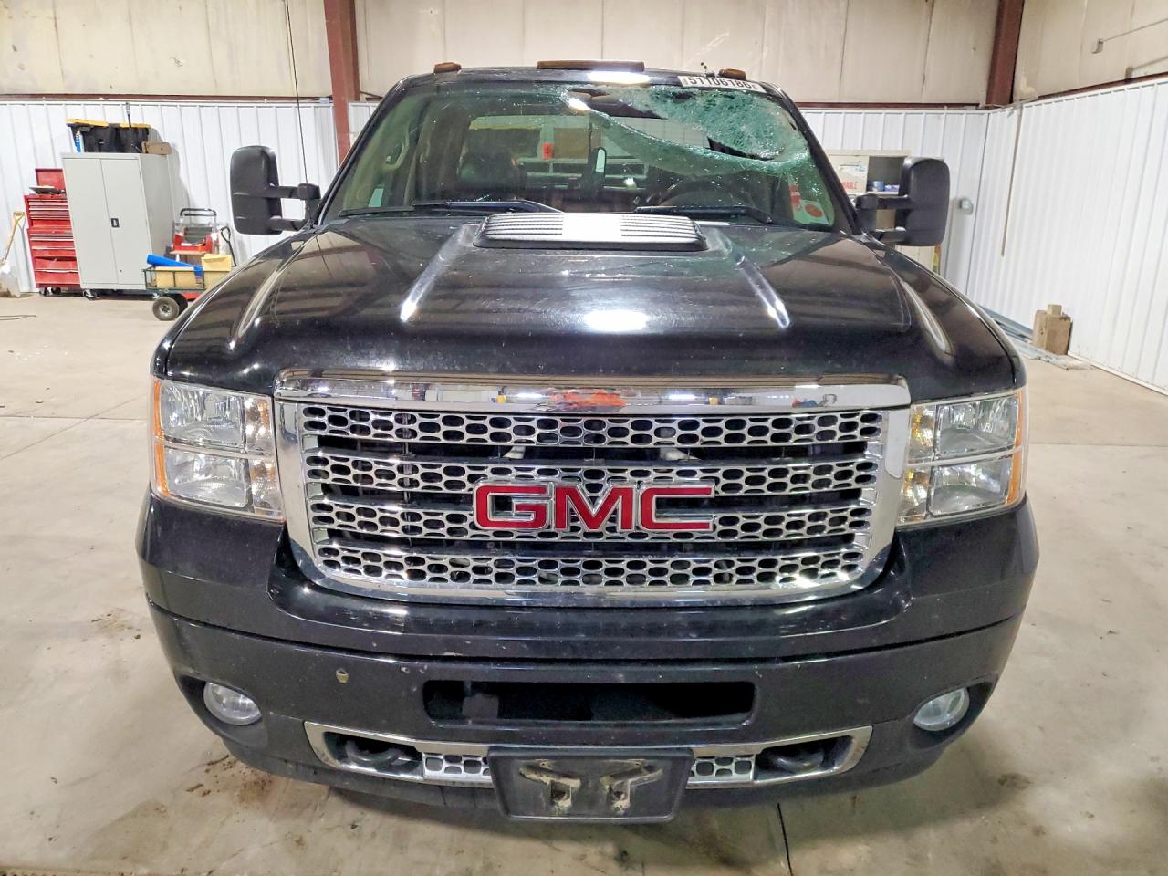 2011 GMC SIERRA K2500 DENALI photo 9