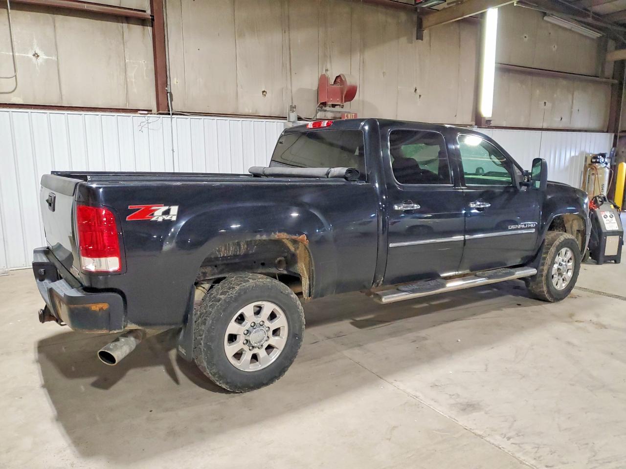 2011 GMC SIERRA K2500 DENALI photo 5