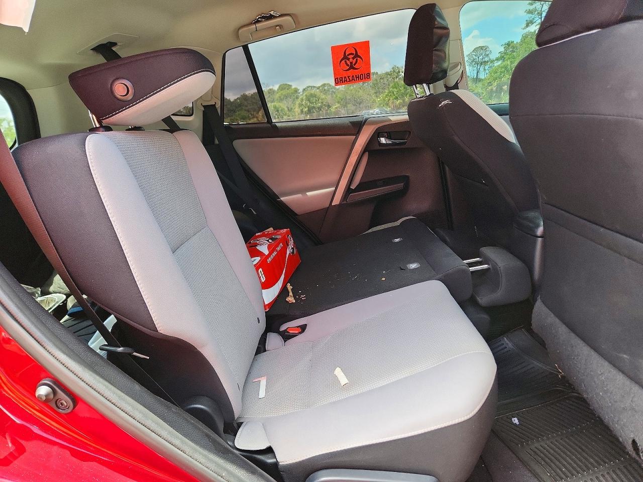 2018 TOYOTA RAV4 XLE photo 21