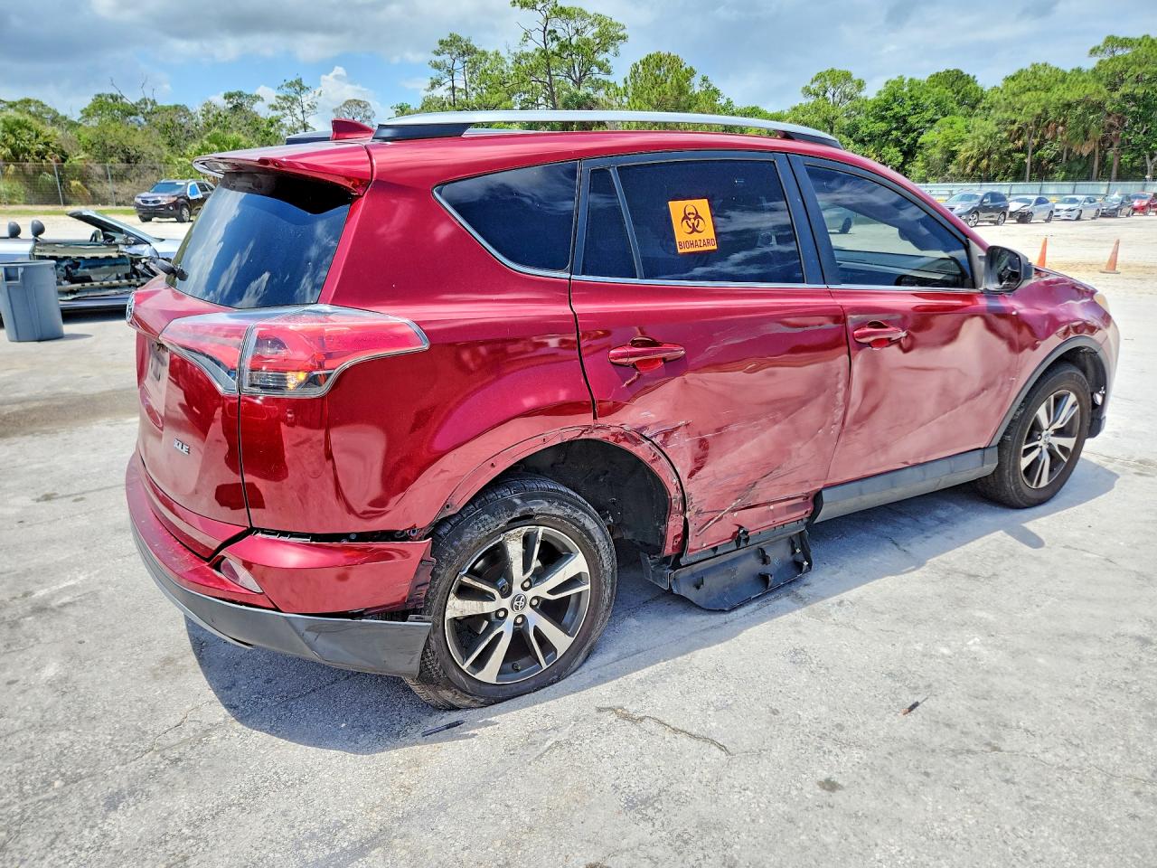 2018 TOYOTA RAV4 XLE photo 5