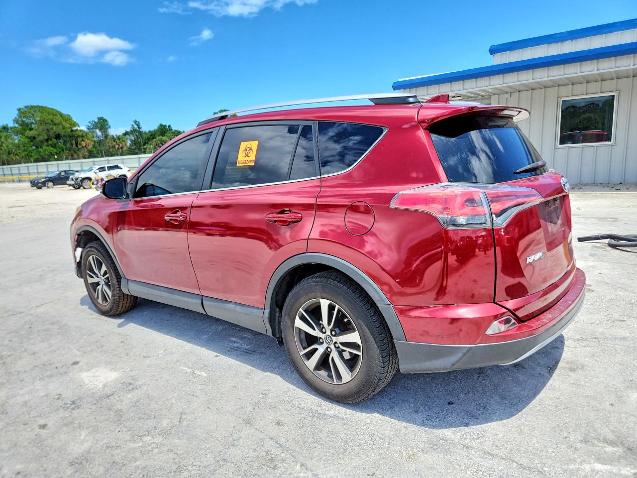 2018 TOYOTA RAV4 XLE photo 3