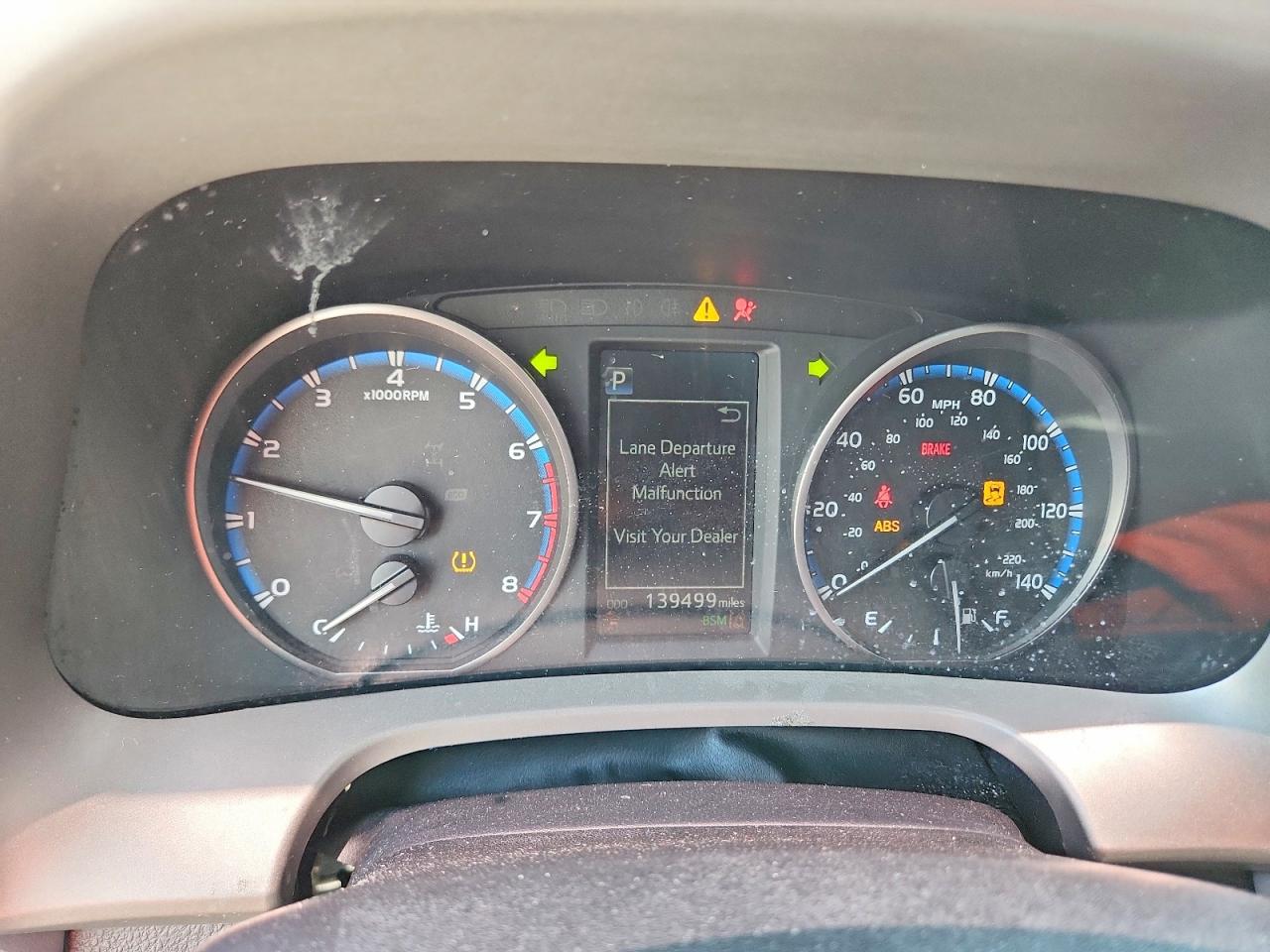 2018 TOYOTA RAV4 XLE photo 17