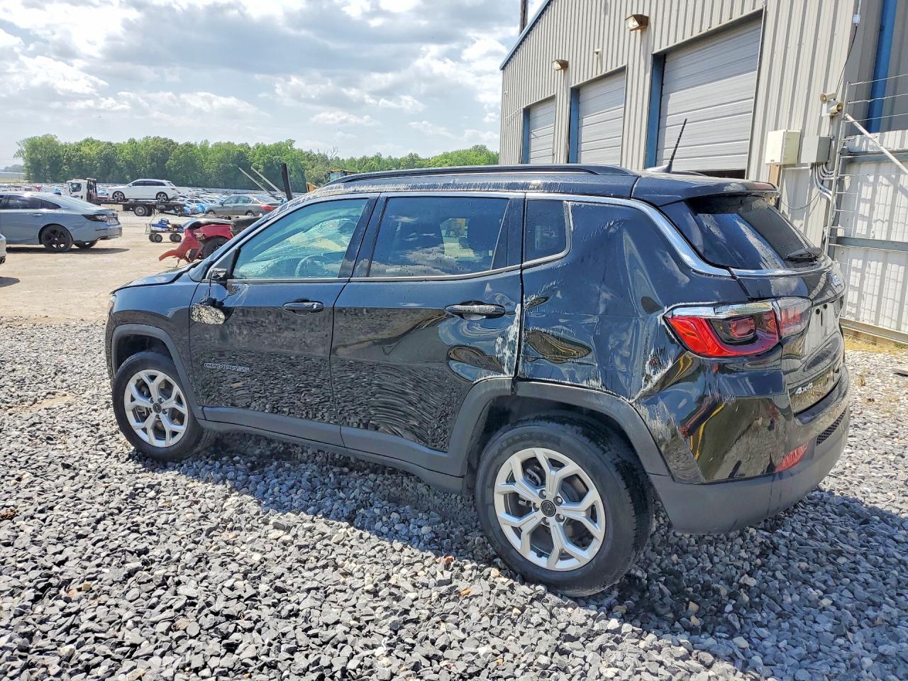 2025 JEEP COMPASS LATITUDE photo 3