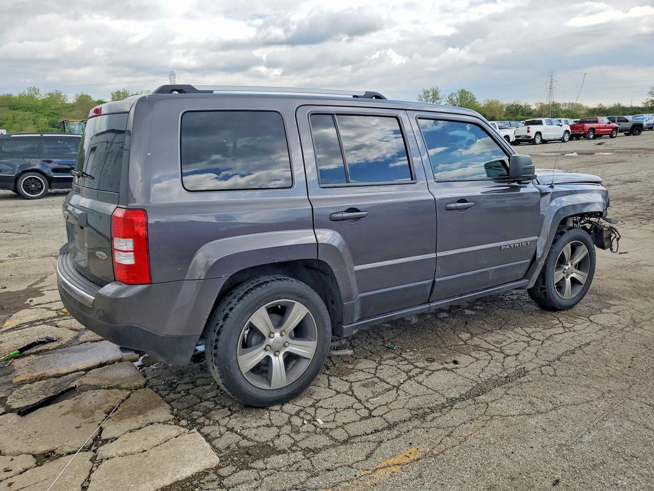 2017 JEEP PATRIOT LATITUDE photo 3