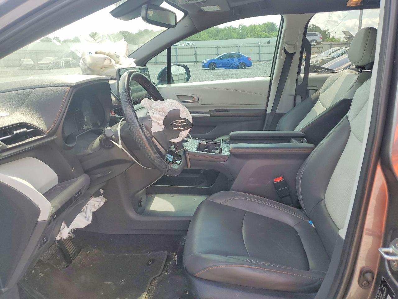 2022 TOYOTA SIENNA XSE photo 7