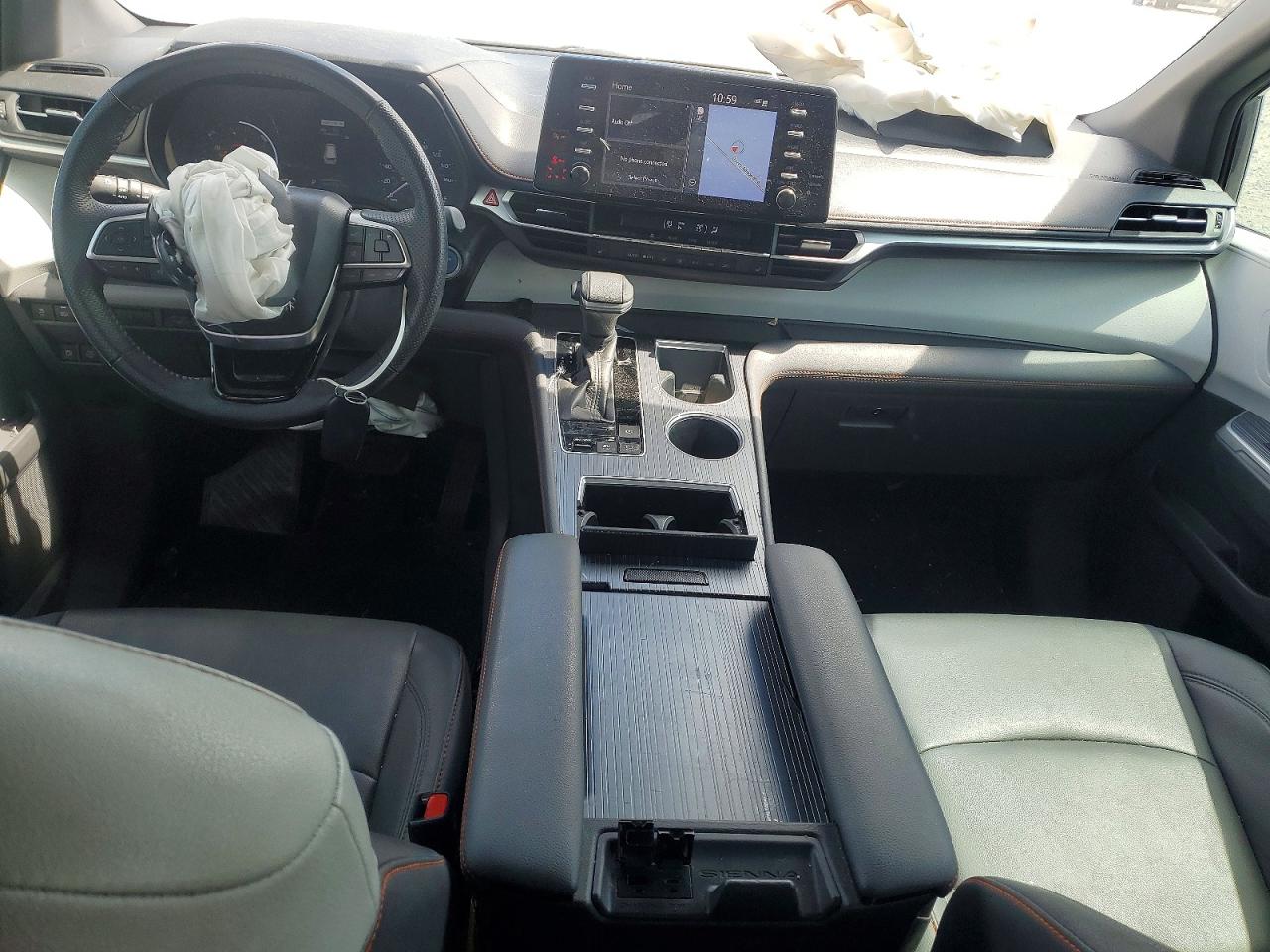 2022 TOYOTA SIENNA XSE photo 8