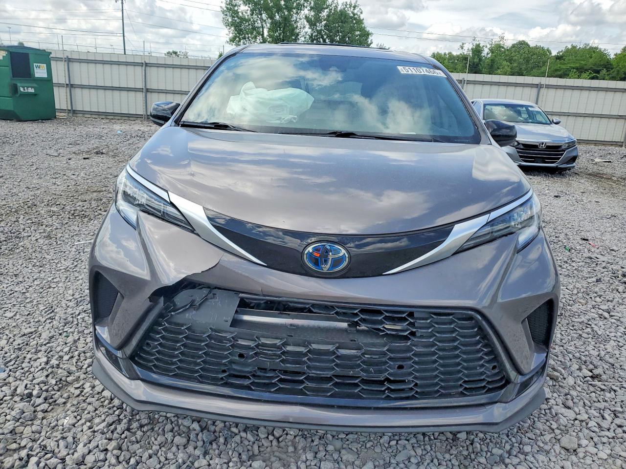 2022 TOYOTA SIENNA XSE photo 5